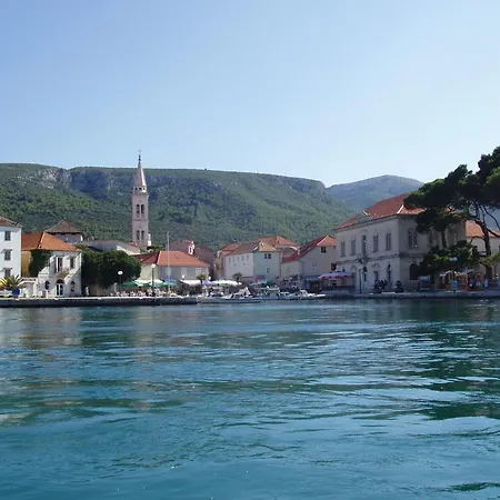 Toncika.4 * Jelsa (Hvar)